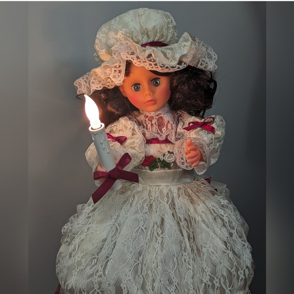 RALPH LAUREN CHRISTMAS STYLE Animated Victorian Caroler Vintage - Picture 1 of 17